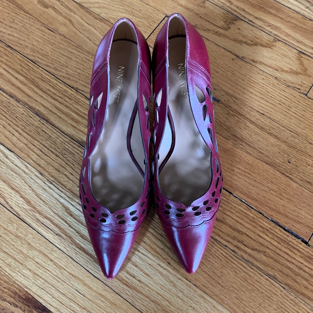 Nine West Burgundy Heels, 3 inch heel, leather upper shoe never worn